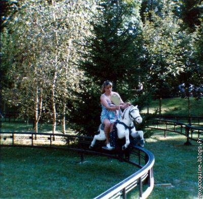 Au risques de montrer mon entre-jambe et voir mon sexe nue